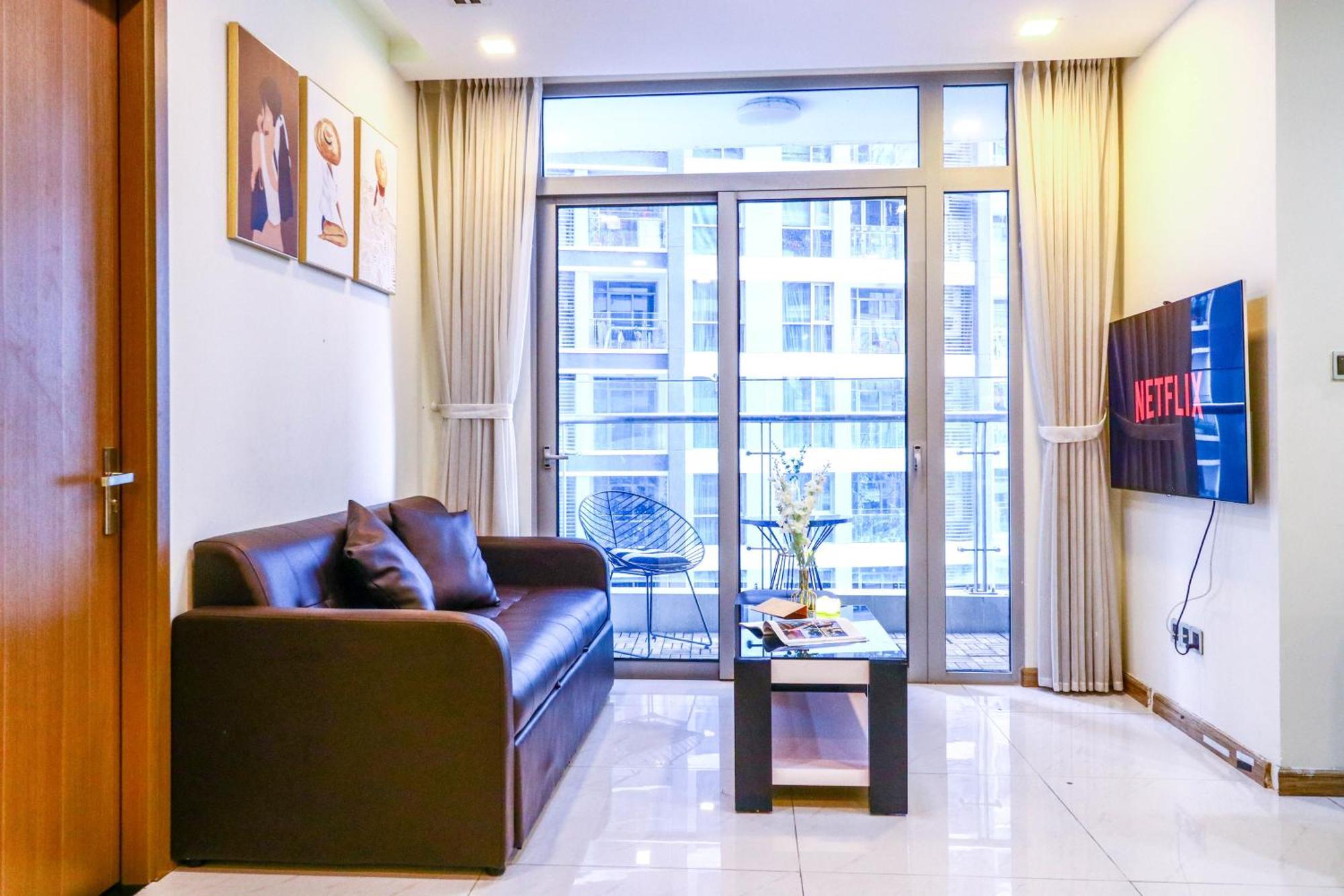 Chalton - Landmark 81 Area, Ice Rink & Grand Park Apartment