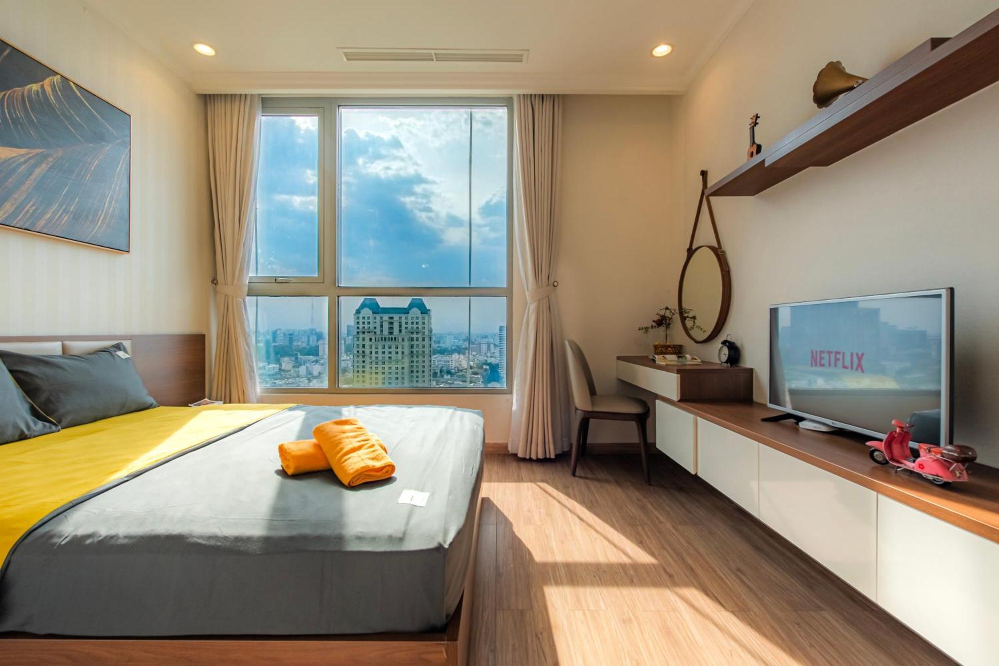 Chalton - Landmark 81 Area, Ice Rink & Grand Park * Hô Chi Minh-Ville